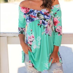Women’s off-the-shoulder shirt floral